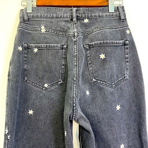 Pacsun - Black Stonewashed Embroidered Daisy High Rise Straight Jeans Size 25 - Picture 10 of 12